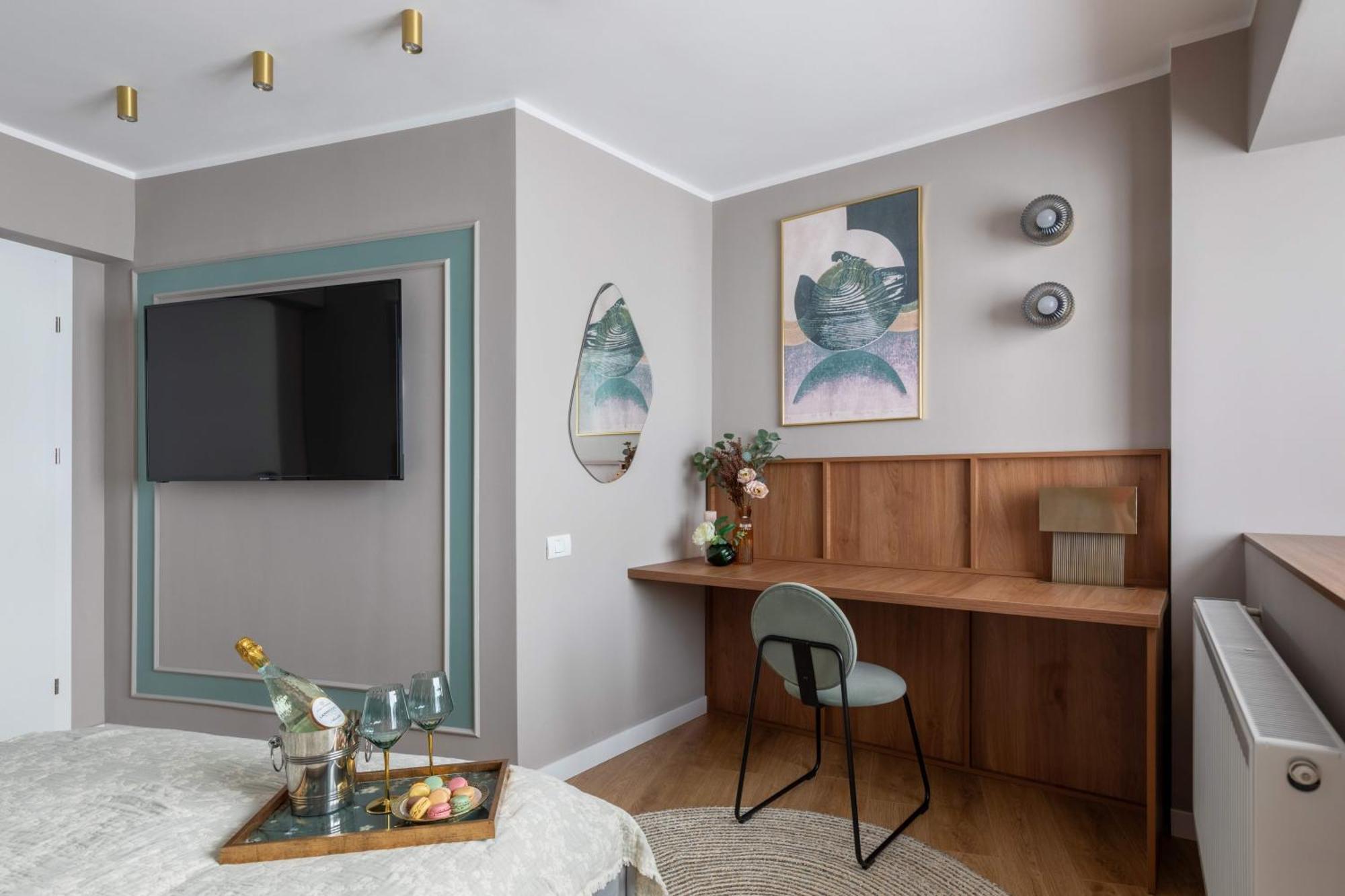 Holt - Sublime Minty Green 1Br On The Park Букурещ Екстериор снимка